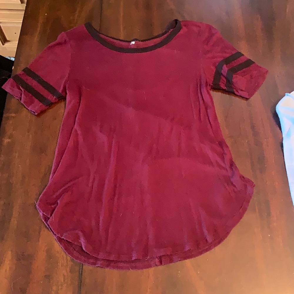 Maroon shirt sleeve top